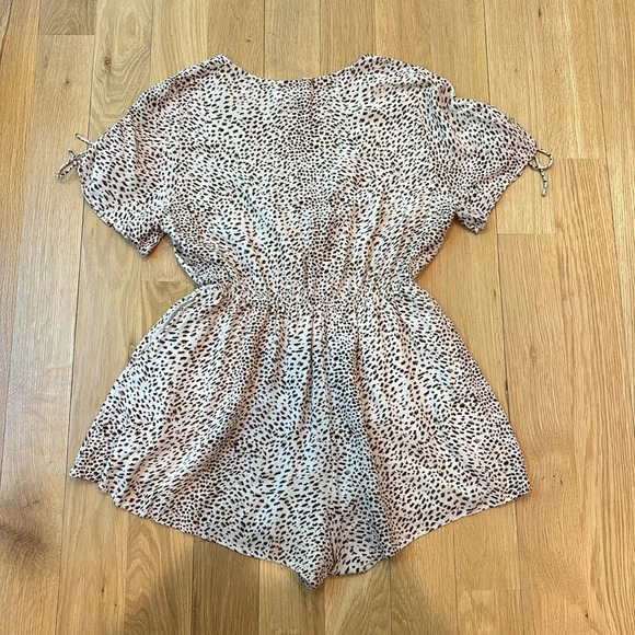 Princess Polly Romper Maicie Animal Print Tie Sleeve Size 4 - Picture 5 of 9